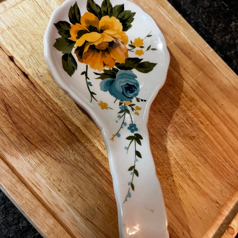 The Pioneer Woman White Spoon Rest with Yellow and Blue Floral Design